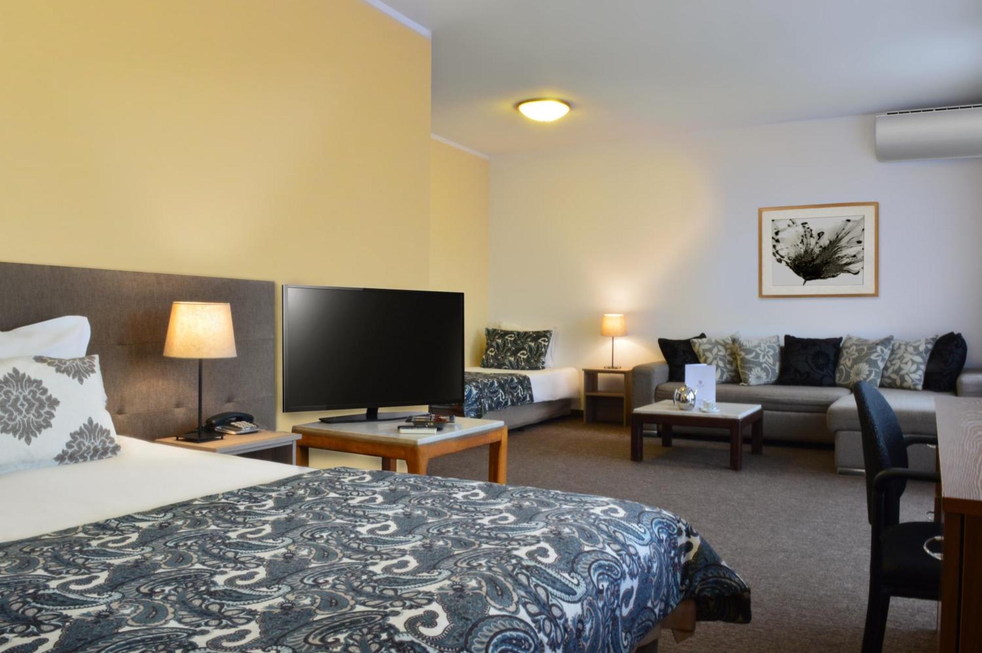 Junior Suite,706091407:JPEG